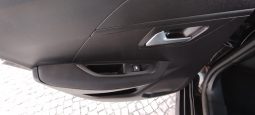 Peugeot e-208 completo