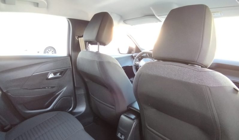Peugeot e-208 completo