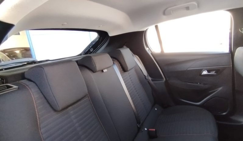 Peugeot e-208 completo