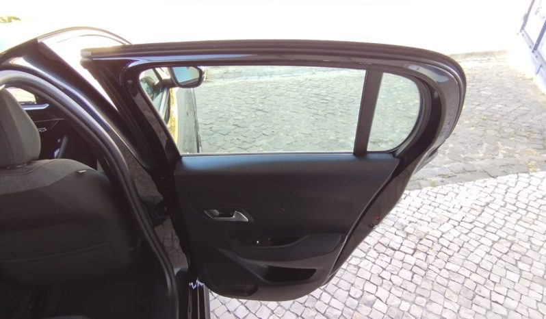 Peugeot e-208 completo