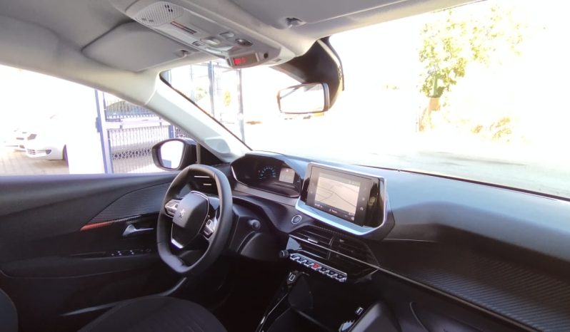 Peugeot e-208 completo