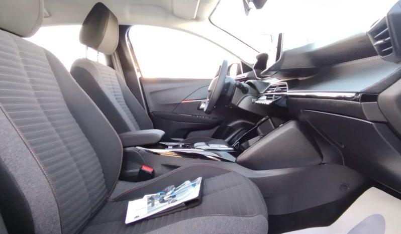 Peugeot e-208 completo