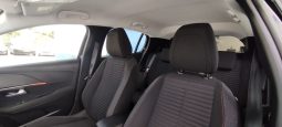 Peugeot e-208 completo
