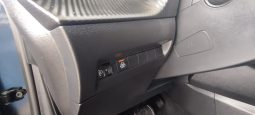 Peugeot e-208 completo
