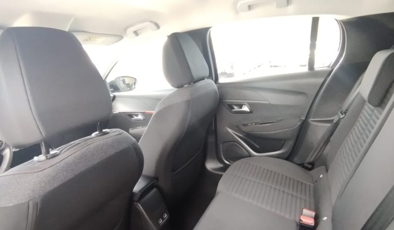 Peugeot e-208 completo