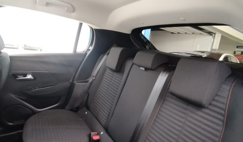 Peugeot e-208 completo