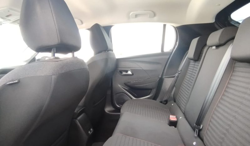 Peugeot e-208 completo