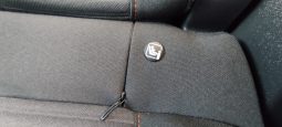 Peugeot e-208 completo