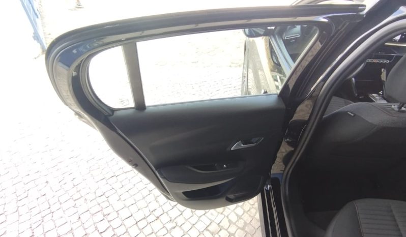 Peugeot e-208 completo
