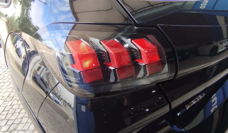 Peugeot e-208 completo