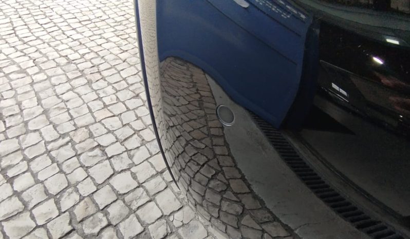 Peugeot e-208 completo