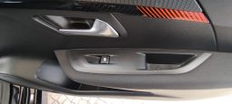 Peugeot e-208 completo