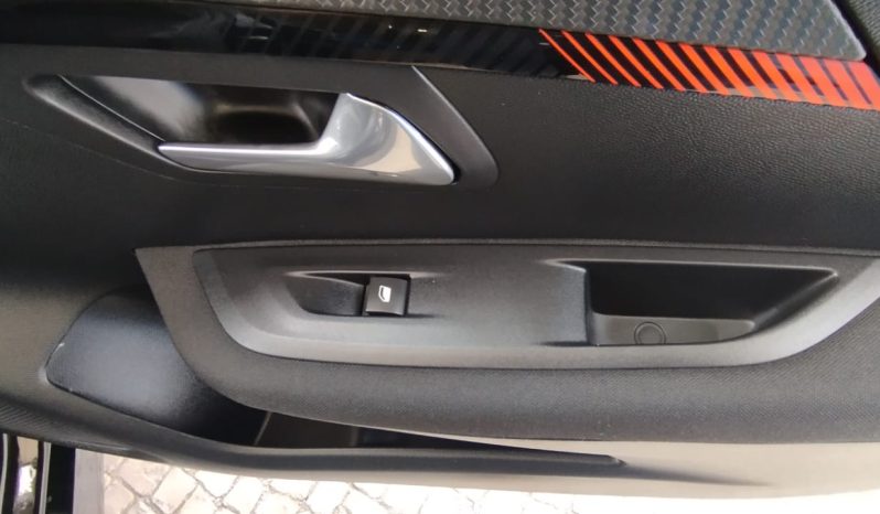 Peugeot e-208 completo