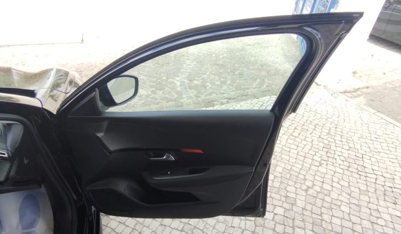 Peugeot e-208 completo