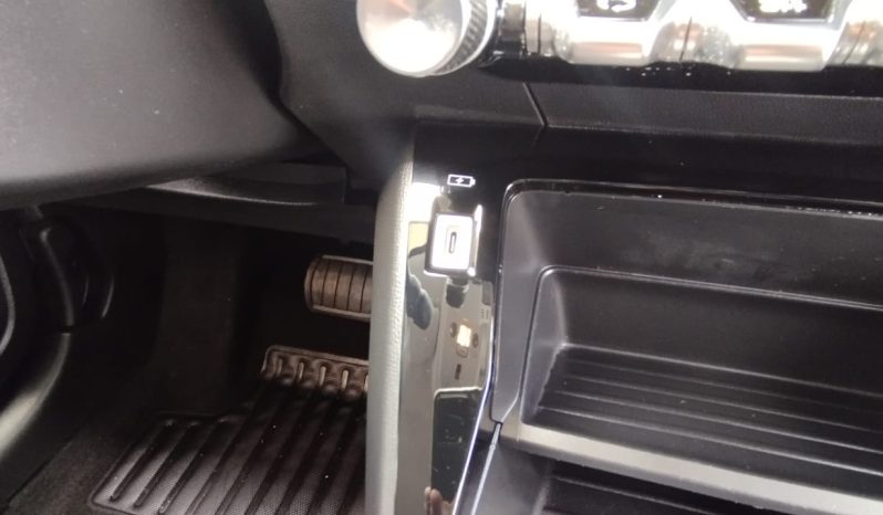 Peugeot e-208 completo