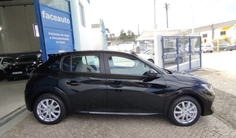 Peugeot e-208 completo