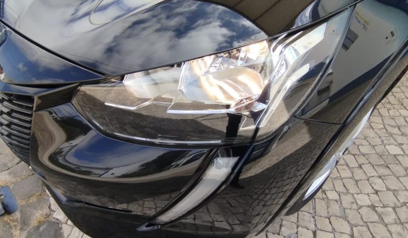 Peugeot e-208 completo