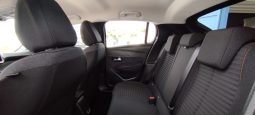 Peugeot e-208 completo