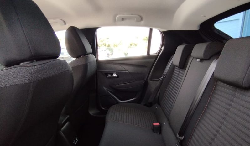 Peugeot e-208 completo