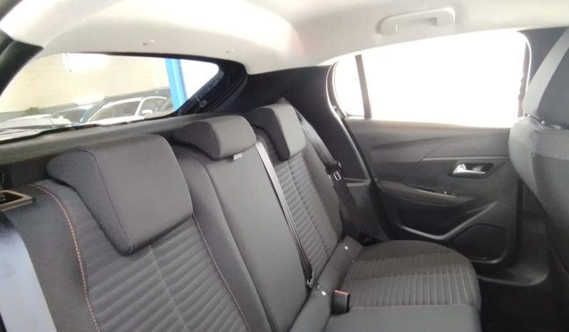 Peugeot e-208 completo