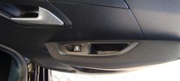 Peugeot e-208 completo