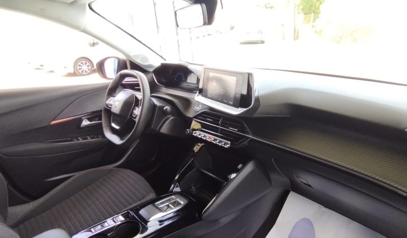 Peugeot e-208 completo