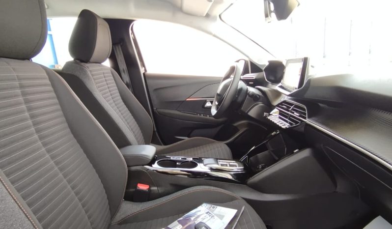 Peugeot e-208 completo