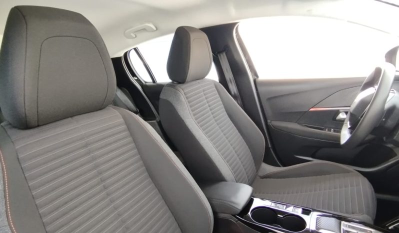 Peugeot e-208 completo