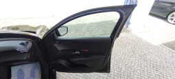 Peugeot e-208 completo