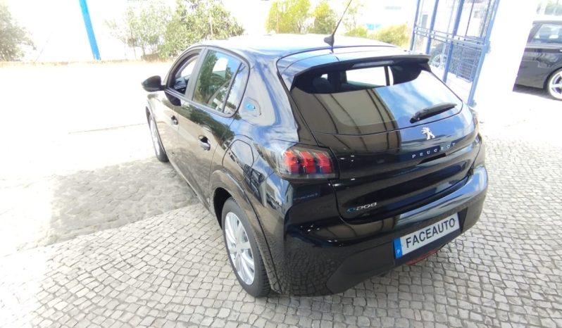 Peugeot e-208 completo