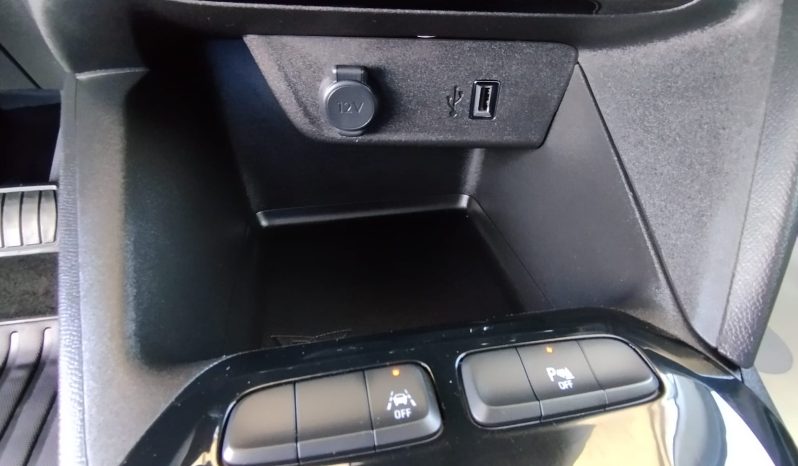 Opel E-Corsa completo