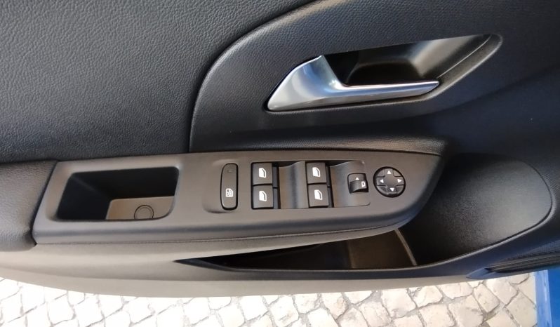 Opel E-Corsa completo