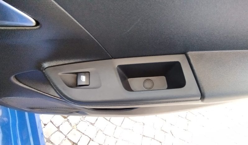Opel E-Corsa completo