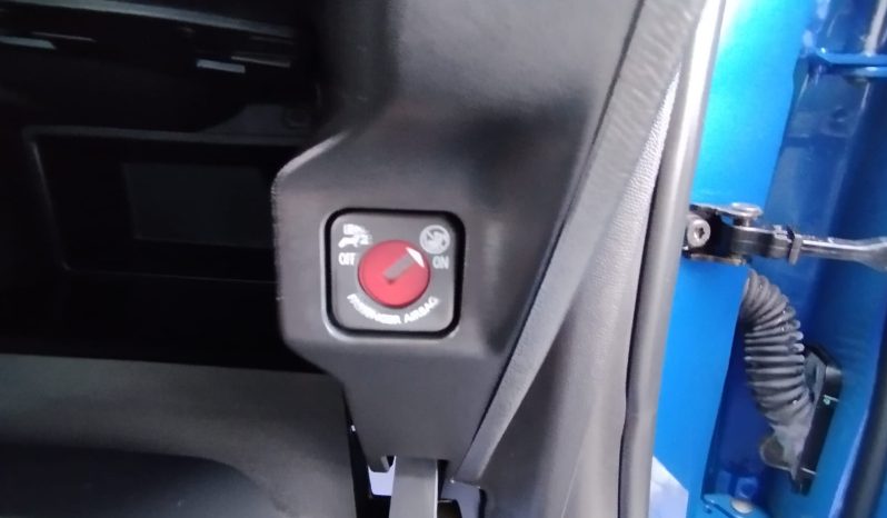 Opel E-Corsa completo
