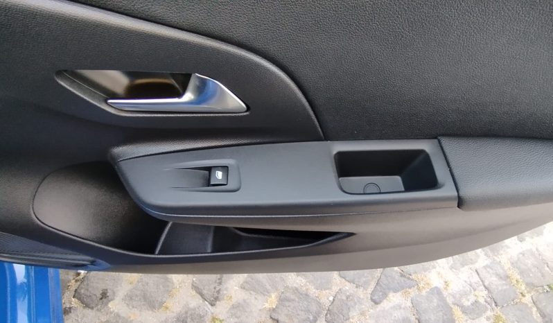 Opel E-Corsa completo