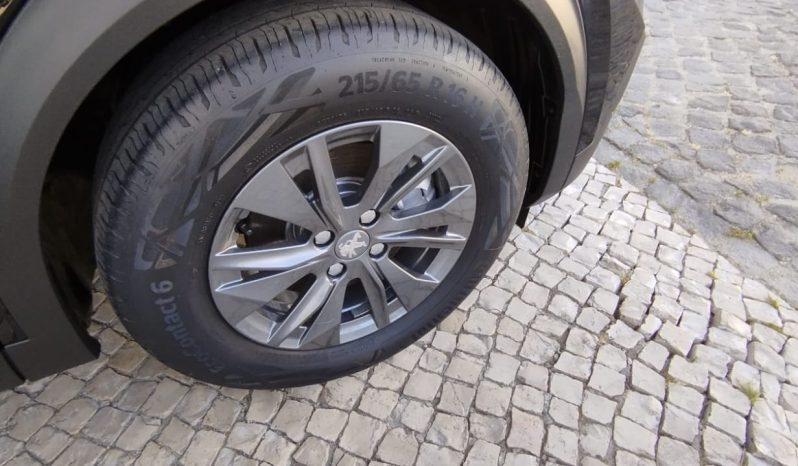 Peugeot e-2008 completo