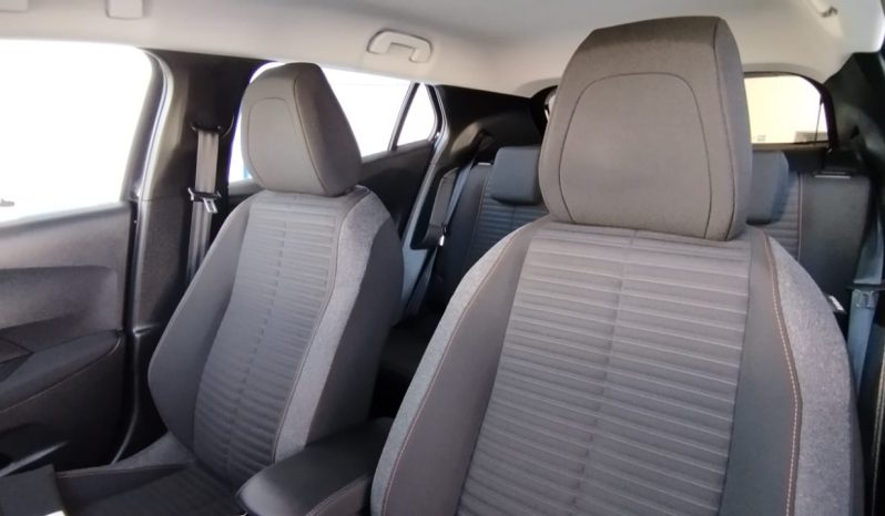 Peugeot e-2008 completo