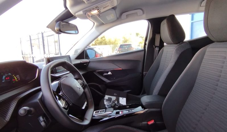 Peugeot e-2008 completo