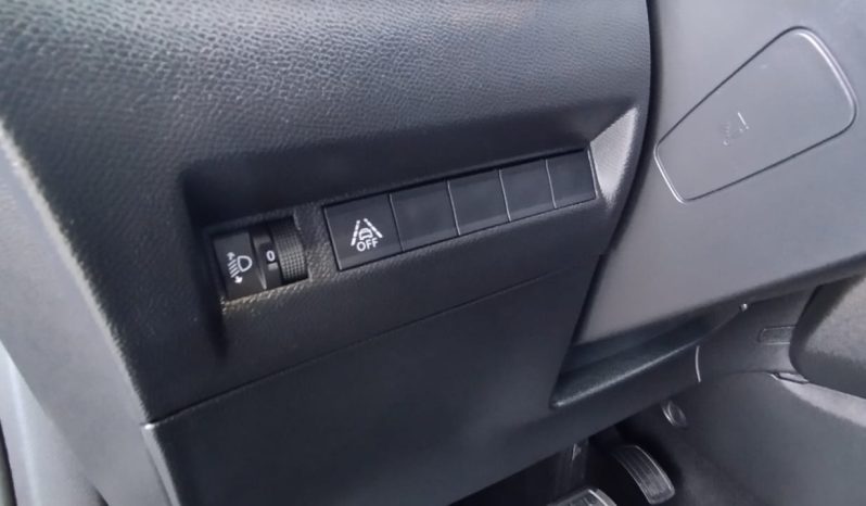 Peugeot e-2008 completo