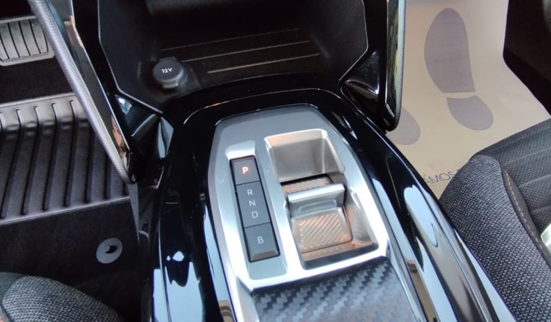 Peugeot e-2008 completo