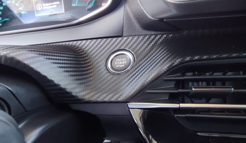 Peugeot e-2008 completo