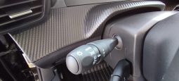 Peugeot e-2008 completo