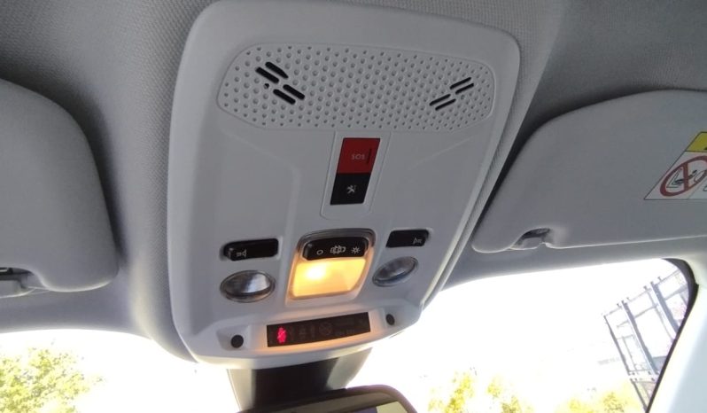 Peugeot e-2008 completo