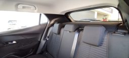 Peugeot e-2008 completo