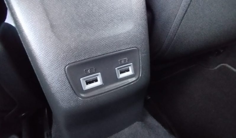Peugeot e-2008 completo