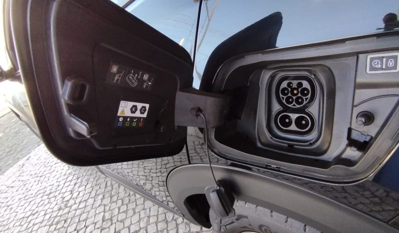 Peugeot e-2008 completo