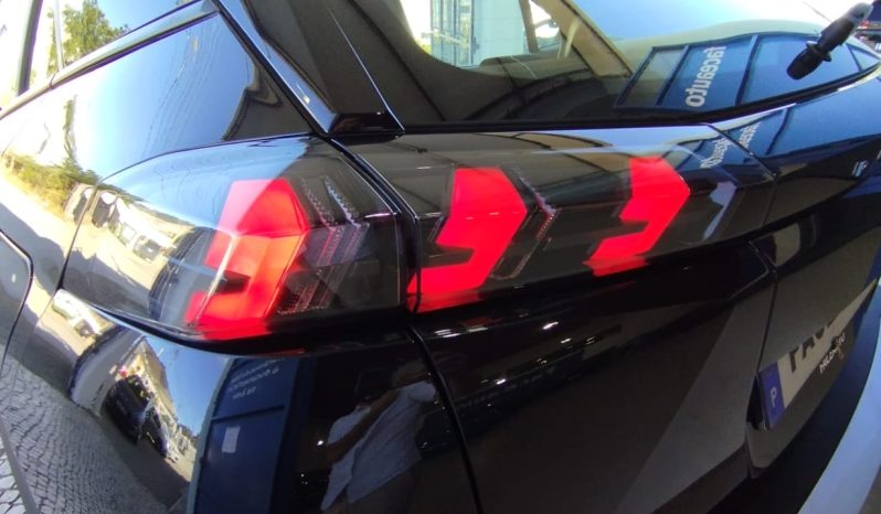 Peugeot e-2008 completo