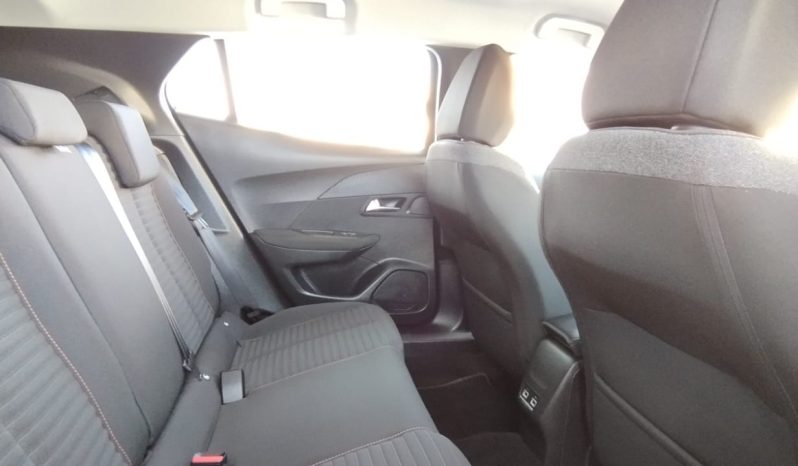 Peugeot e-2008 completo