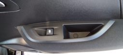Peugeot e-2008 completo