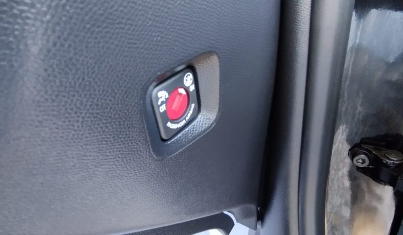 Peugeot e-2008 completo